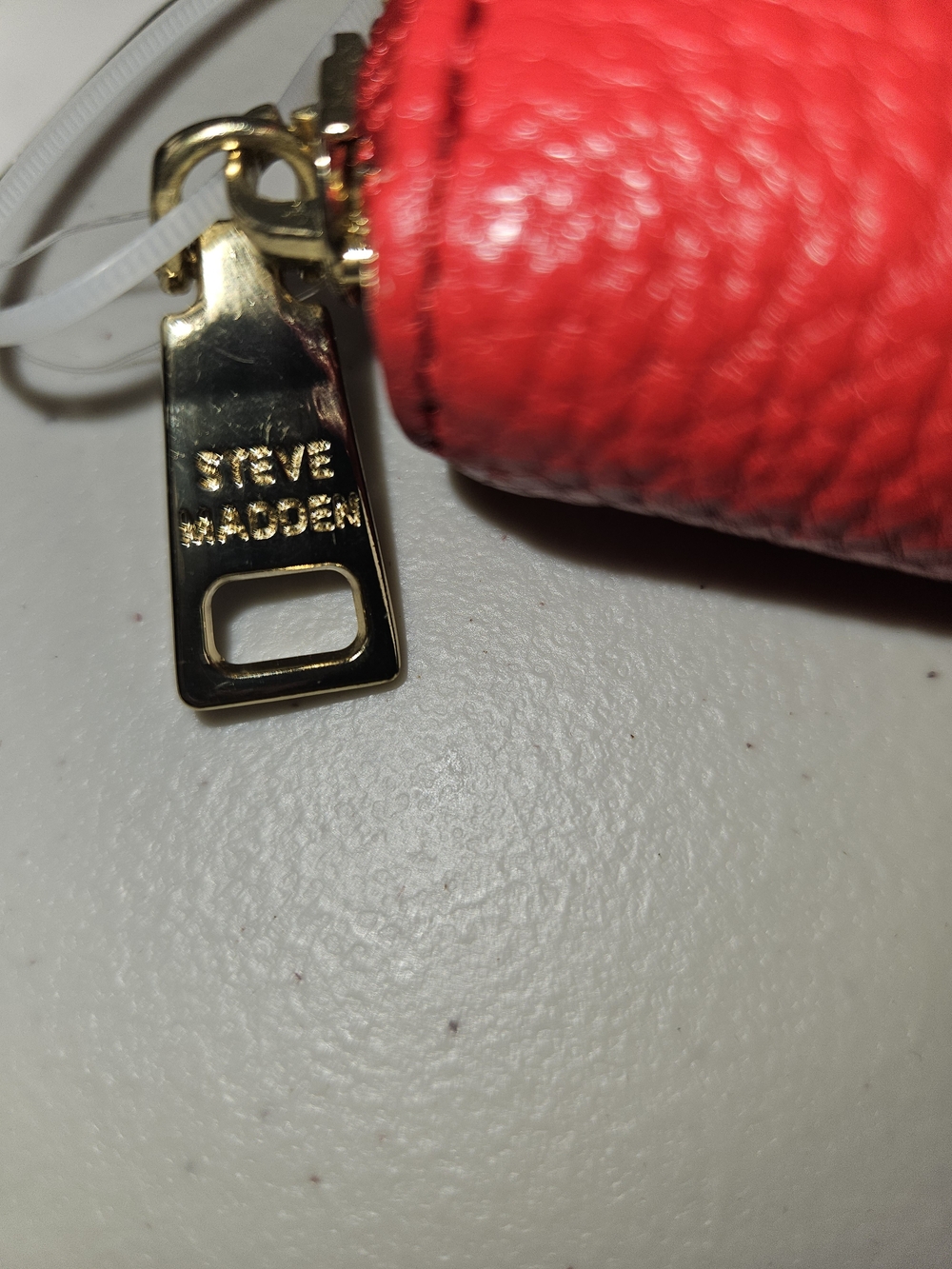 NWT Steve Madden Red Pebbled Zip Wallet with Gold Accent - Picture 10 of 12